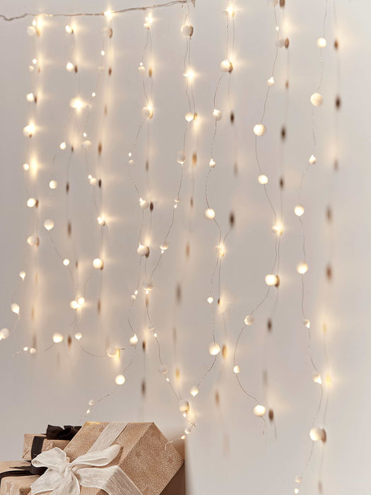 Light Up Snowball Curtain
