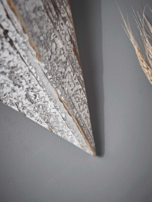 Two Medium Whitewashed Rustic Stars