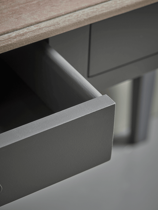 Mette Desk