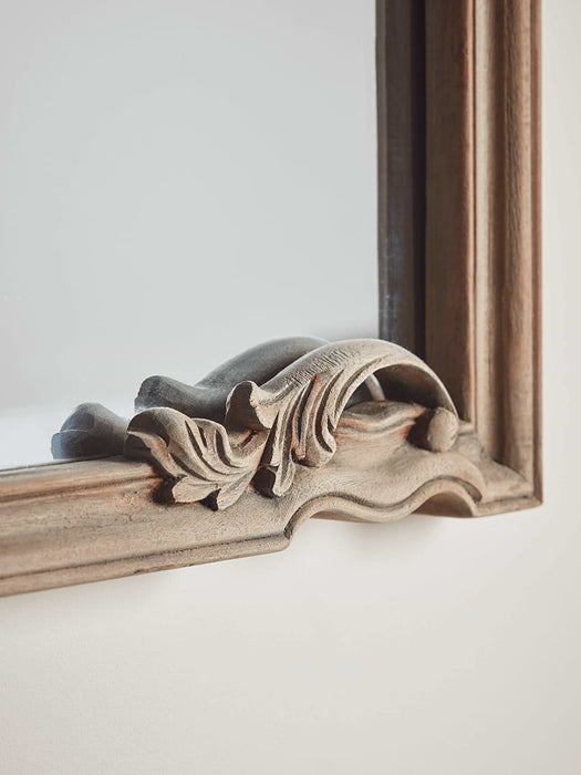 Ismena Mirror