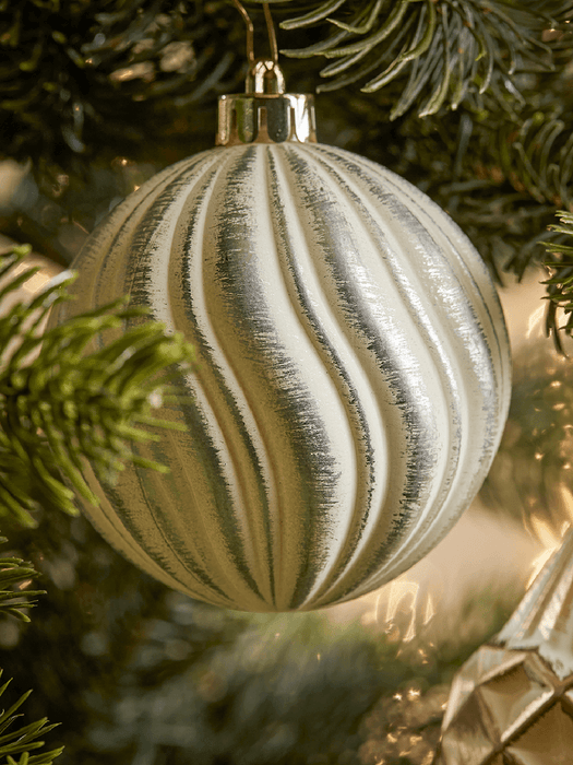 Vintage Style Shatterproof Baubles - Gold Mix