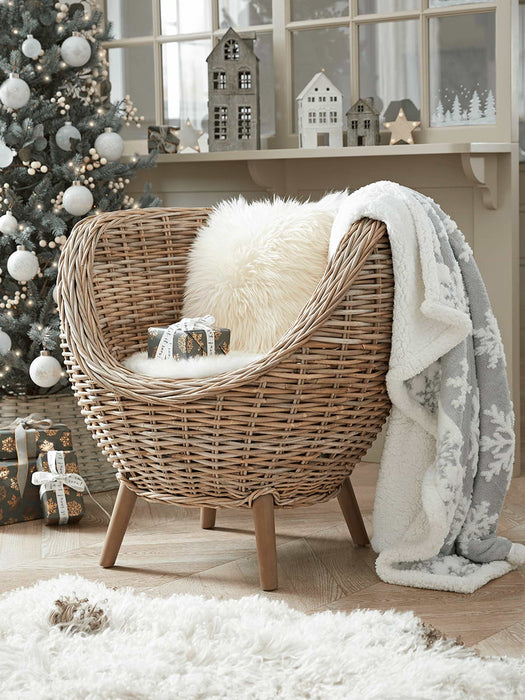 Textured Snowflakes Fleecy Throw