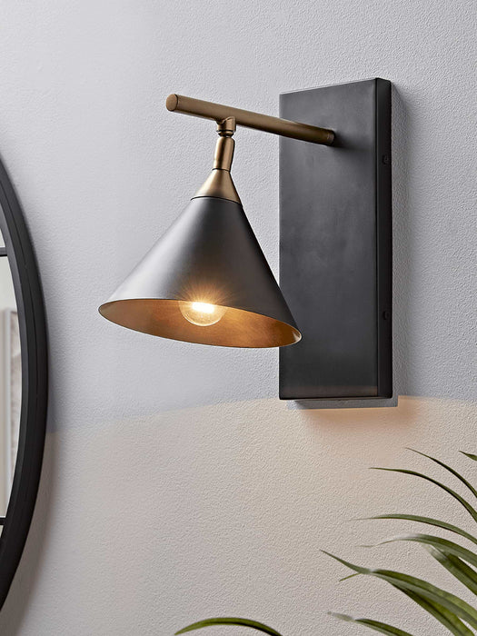 Ivar Wall Light