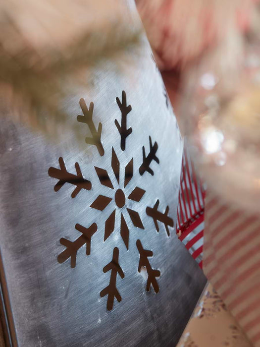 Filigree Snowflakes Hinged Tree Ring
