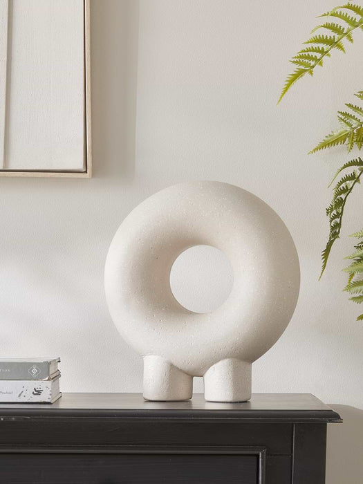 Standing Textured Circle