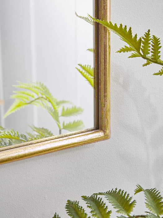 Aicha Mirror