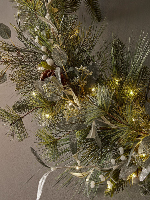 Mistletoe & Pine Pre-Lit Wreath