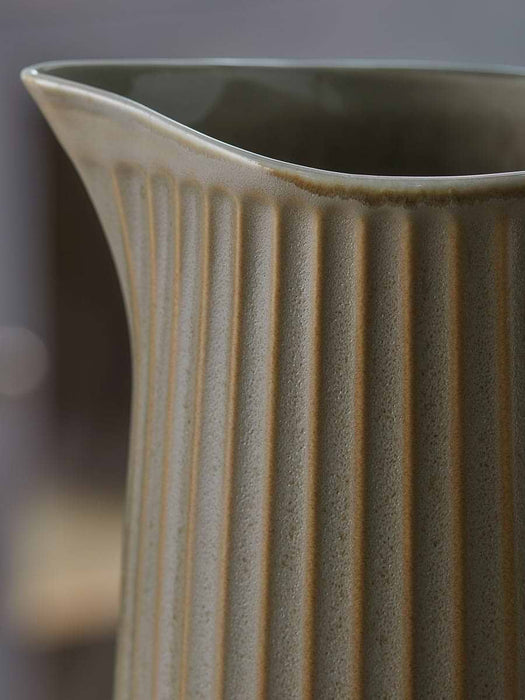 Akia Jug