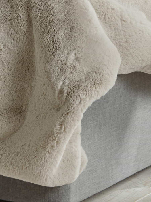 Supersoft Faux Fur Throw - Arctic Fox