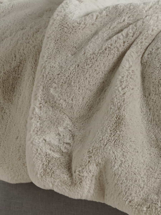 Supersoft Faux Fur Throw - Arctic Fox
