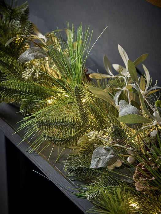 Mistletoe & Pine Swag