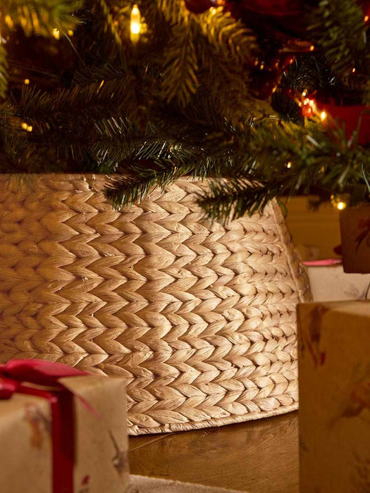 Woven Hyacinth Hinged Tree Skirt
