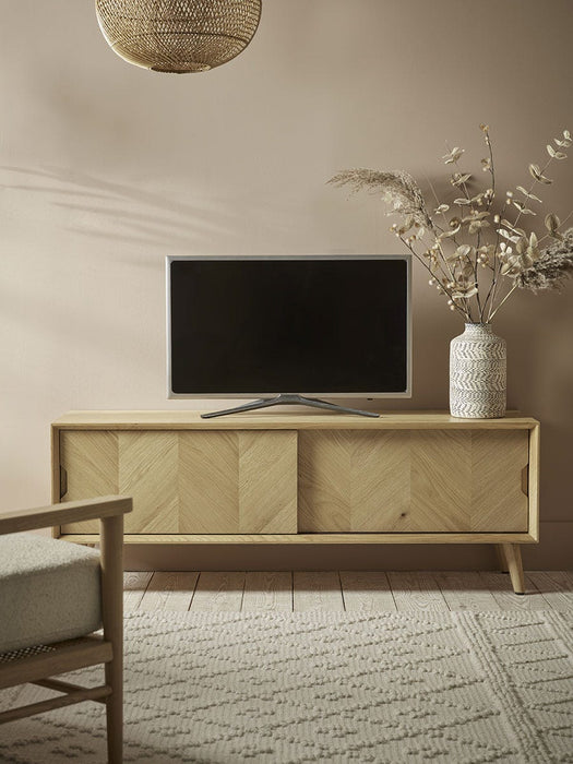 Chevron Oak Media Unit