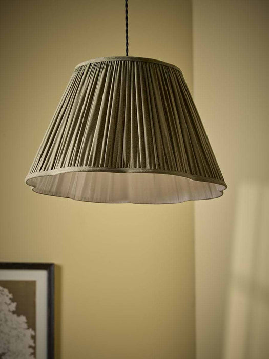18cm Olive Scalloped Shade