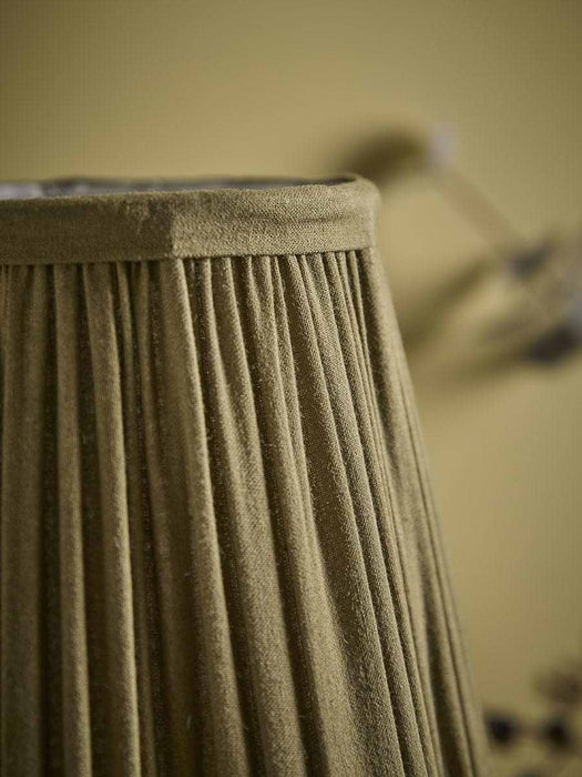 18cm Olive Scalloped Shade