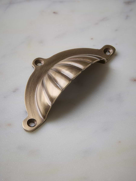 Scalloped Cup Handle - Antique Brass