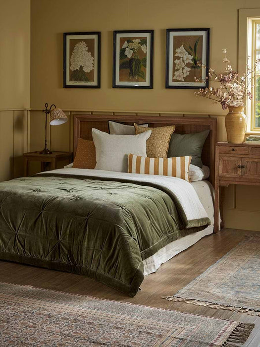 Pintucked Velvet & Cotton Linen Kingsize Quilt - Moss Green
