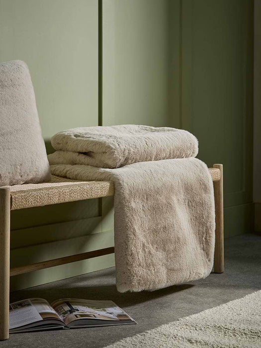 Cosy Luxe Faux Fur Throw - Cream