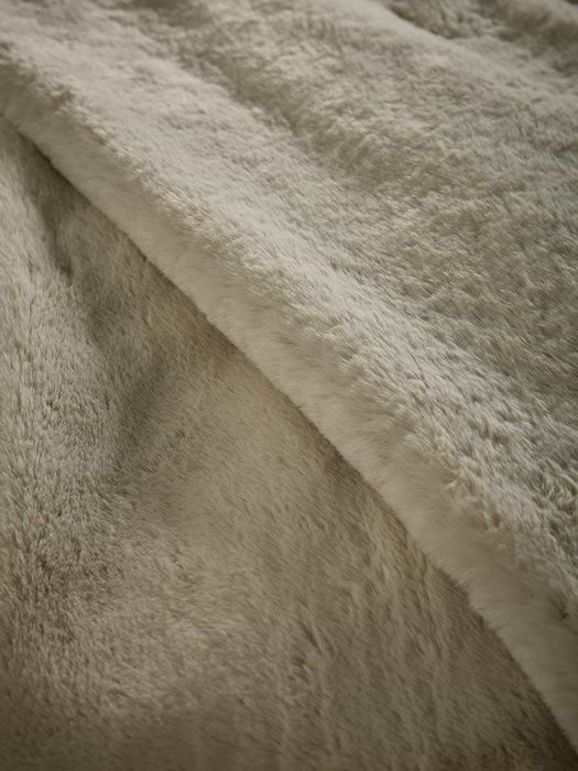Cosy Luxe Faux Fur Throw - Cream