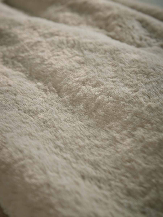 Cosy Luxe Faux Fur Throw - Cream