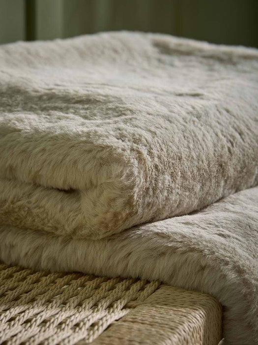 Cosy Luxe Faux Fur Throw - Cream
