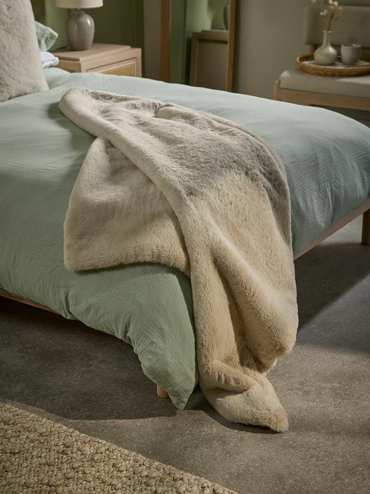 Cosy Luxe Faux Fur Throw - Cream