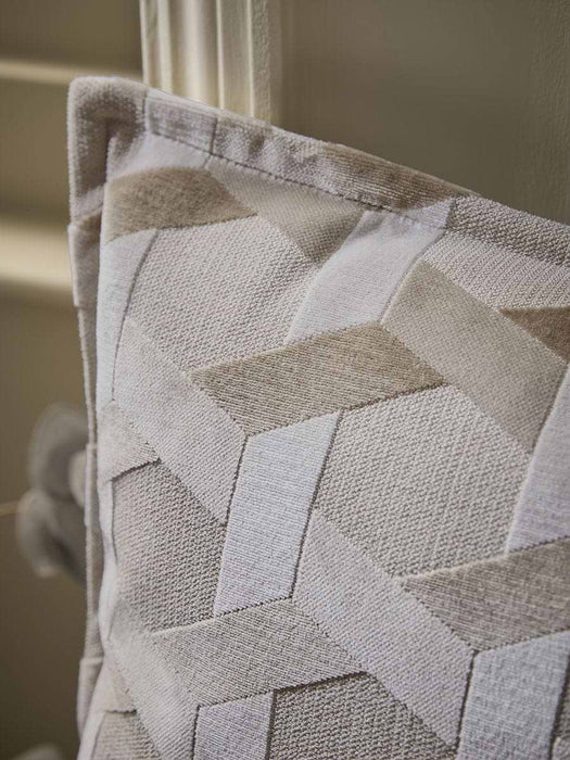 Lattice Cushion