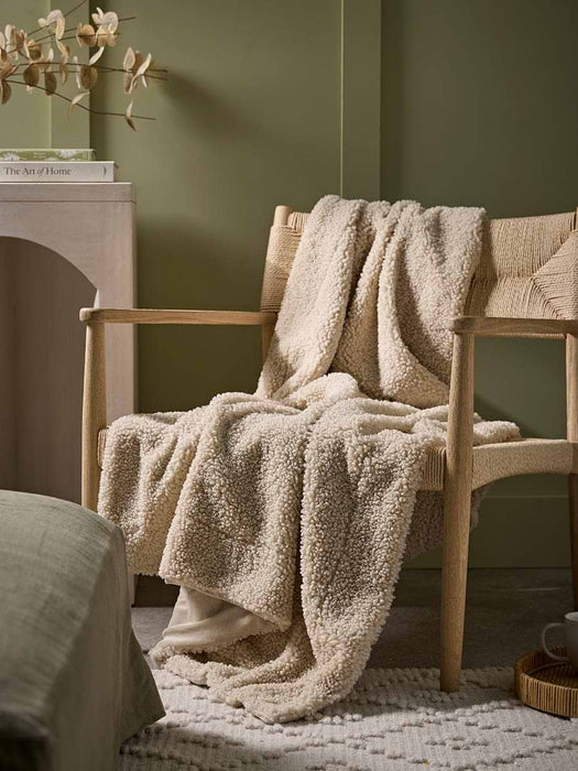 Cosy Luxe Faux Shearling Throw - Natural