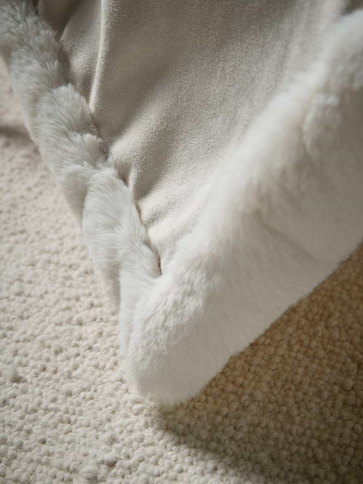 Supersoft Faux Fur Throw - Arctic Fox