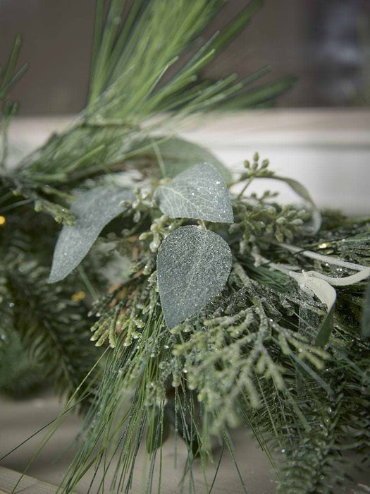 Mistletoe & Pine Pre-Lit Garland