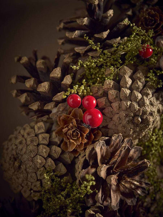 Natural Pinecone & Berries Wreath