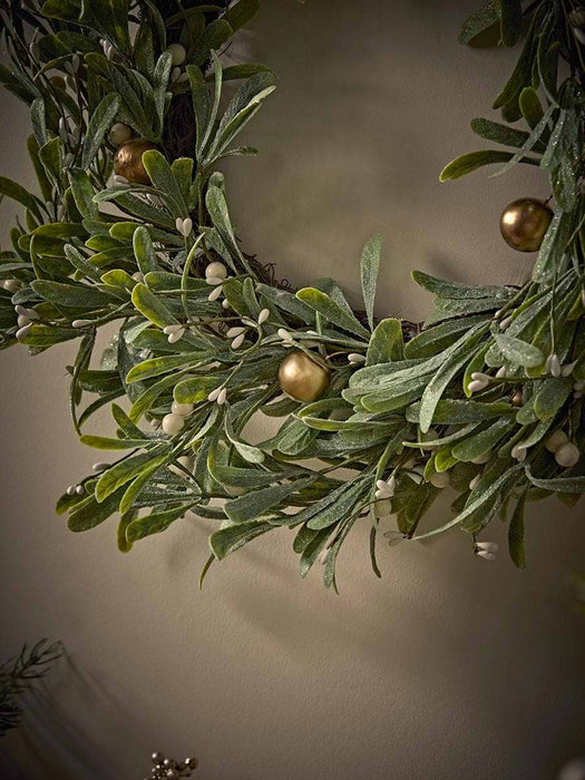 Gold & White Berries Mistletoe Wreath