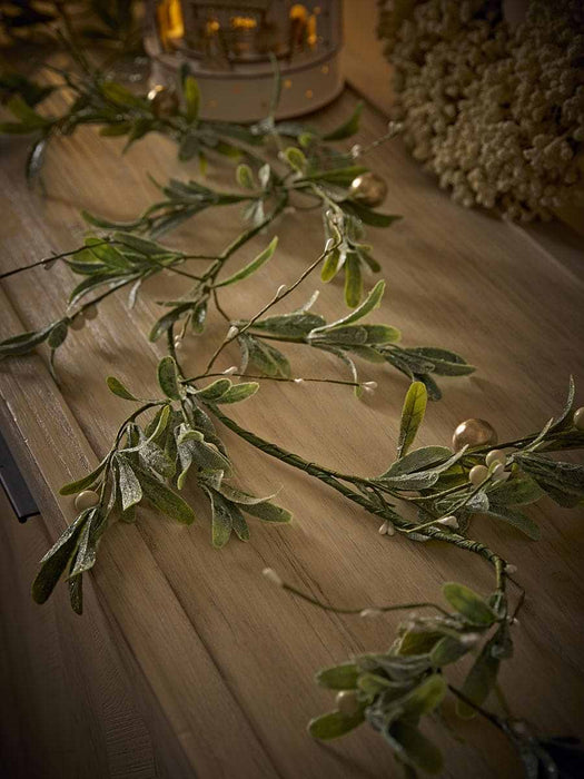 Gold & White Berries Mistletoe Garland