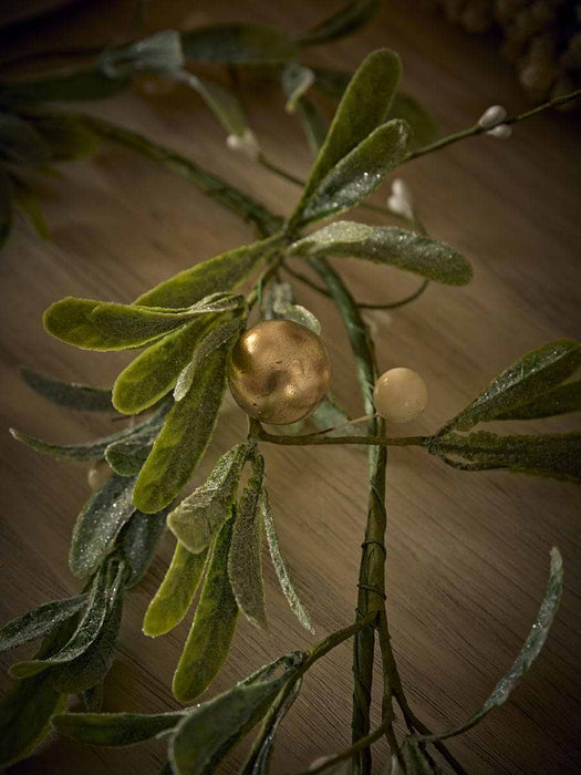 Gold & White Berries Mistletoe Garland