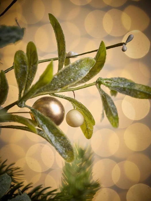 Gold & White Berries Mistletoe Garland