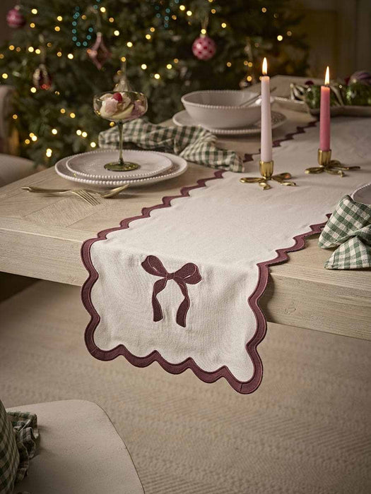 Scallop Bow Table Runner