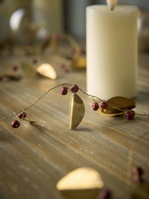 Golden Foliage Garland