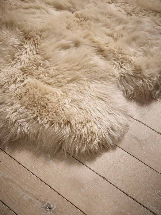 Sumptuous Sheepskin Sexto Rug - Natural