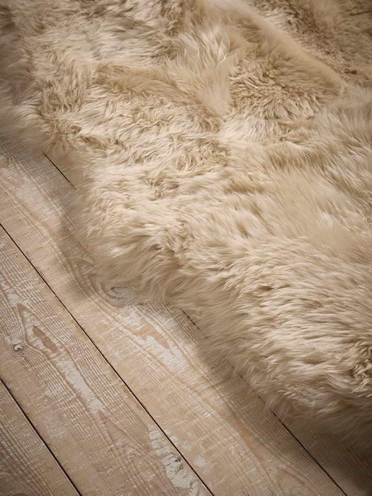 Sumptuous Sheepskin Sexto Rug - Natural