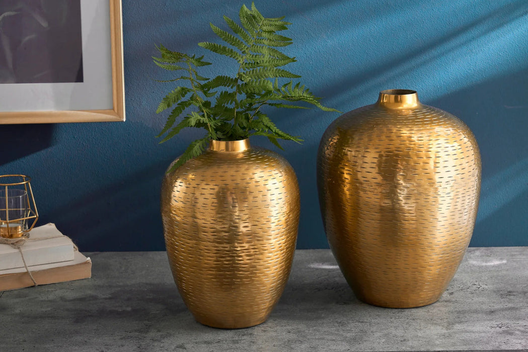 Set Of Two Vases Oriental 27cm/32cm Hammered Metal Gold