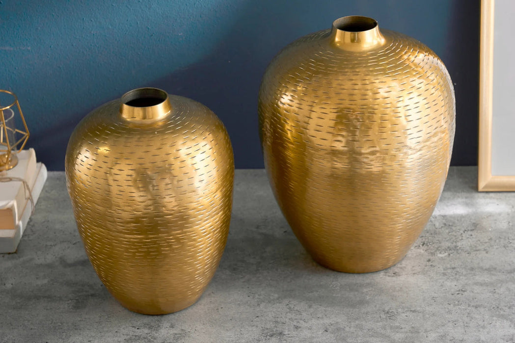 Set Of Two Vases Oriental 27cm/32cm Hammered Metal Gold