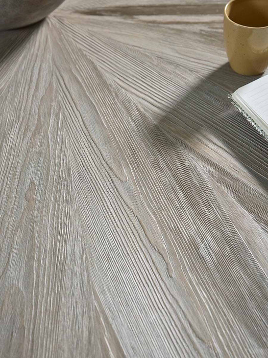 Hoorn Dining Table