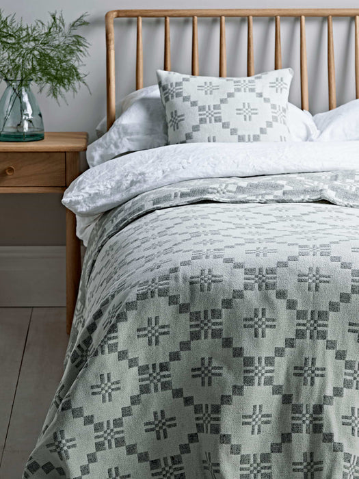 Lambswool Cross Bedspread - Grey