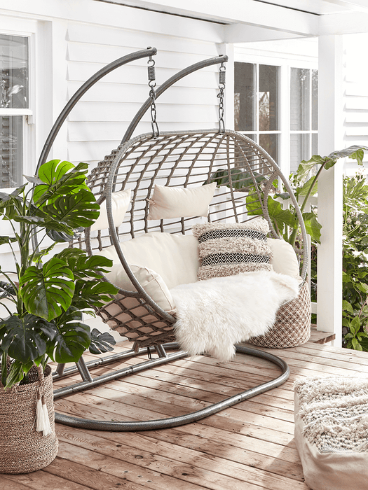 Fora Tufted Cushion