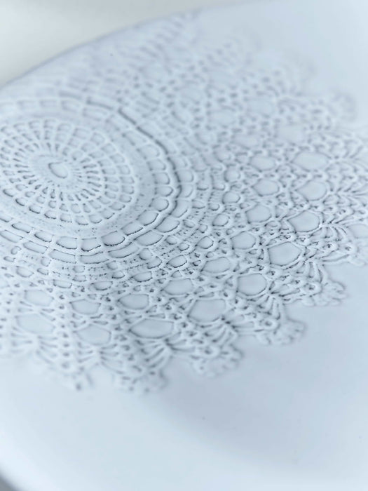 Six Embossed Lace Dinner Plates