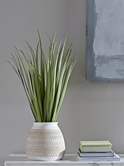 Faux Potted Slim Grass
