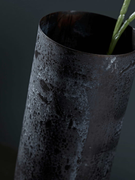 Black Metal Column Vase