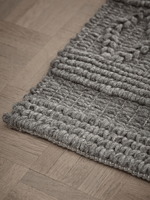 Nordic Geometric Runner - Grey