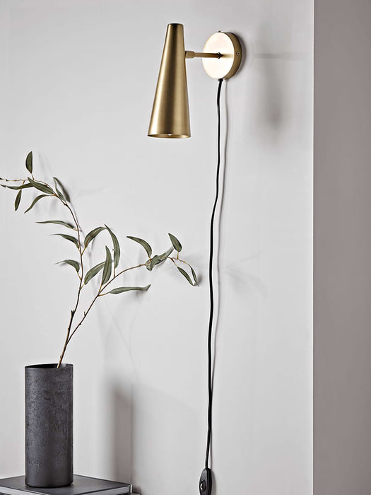 Mara Wall Light