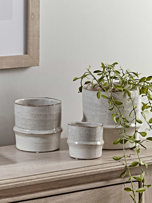 e Ribbed Stoneware Planters